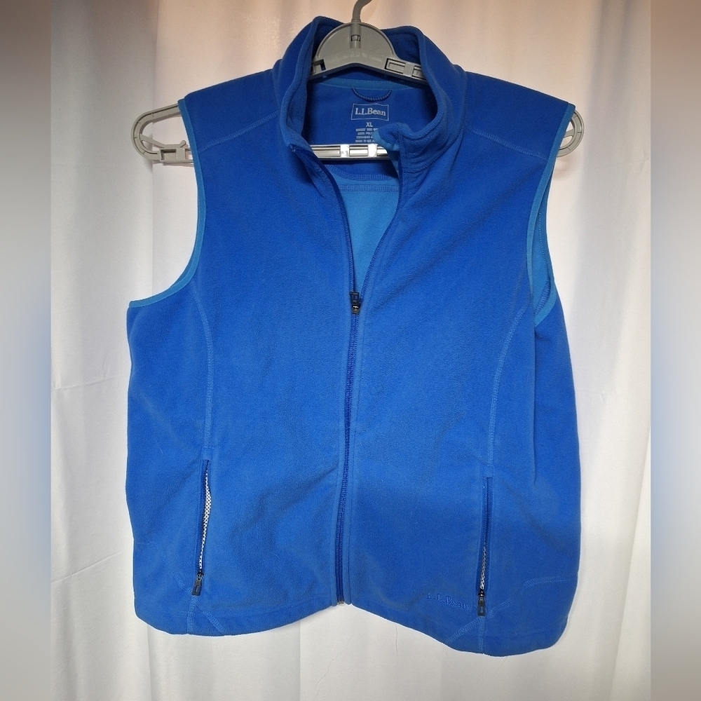 L.L. Bean Blue Fleece Vest Warm And Comftable.